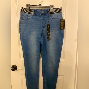 DG2 Pull On Jean